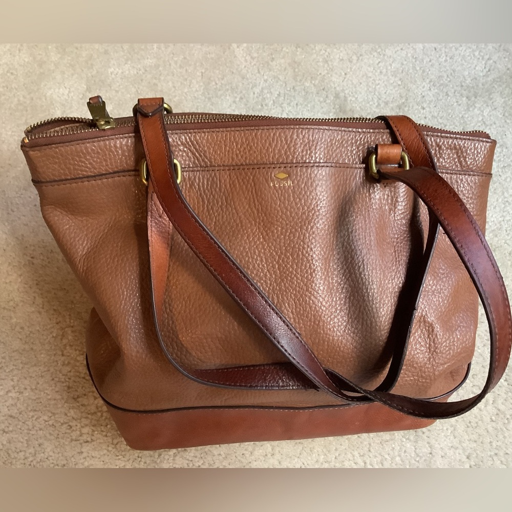 Fossil Cow Hide Leather purse.